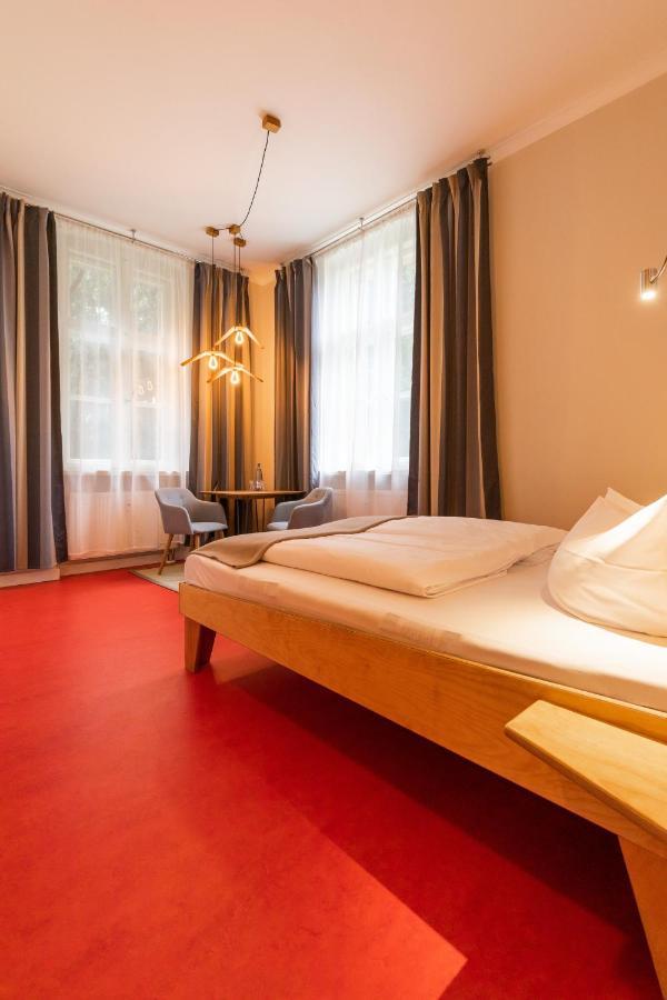 Kavaliershaus Krumke - Gaestehaus Im Schlosspark - Schluesselbox - Kein Tv Hotel Exterior photo