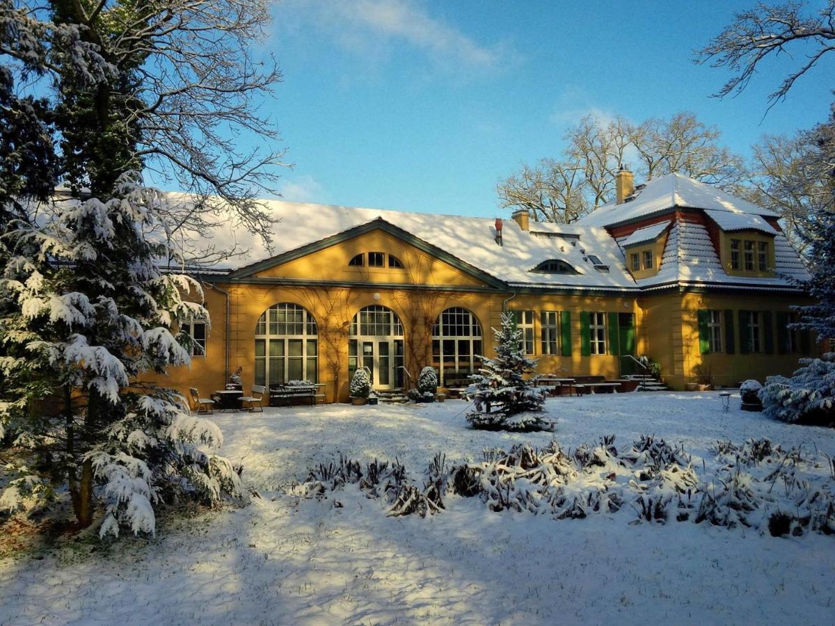 Kavaliershaus Krumke - Gaestehaus Im Schlosspark - Schluesselbox - Kein Tv Hotel Exterior photo